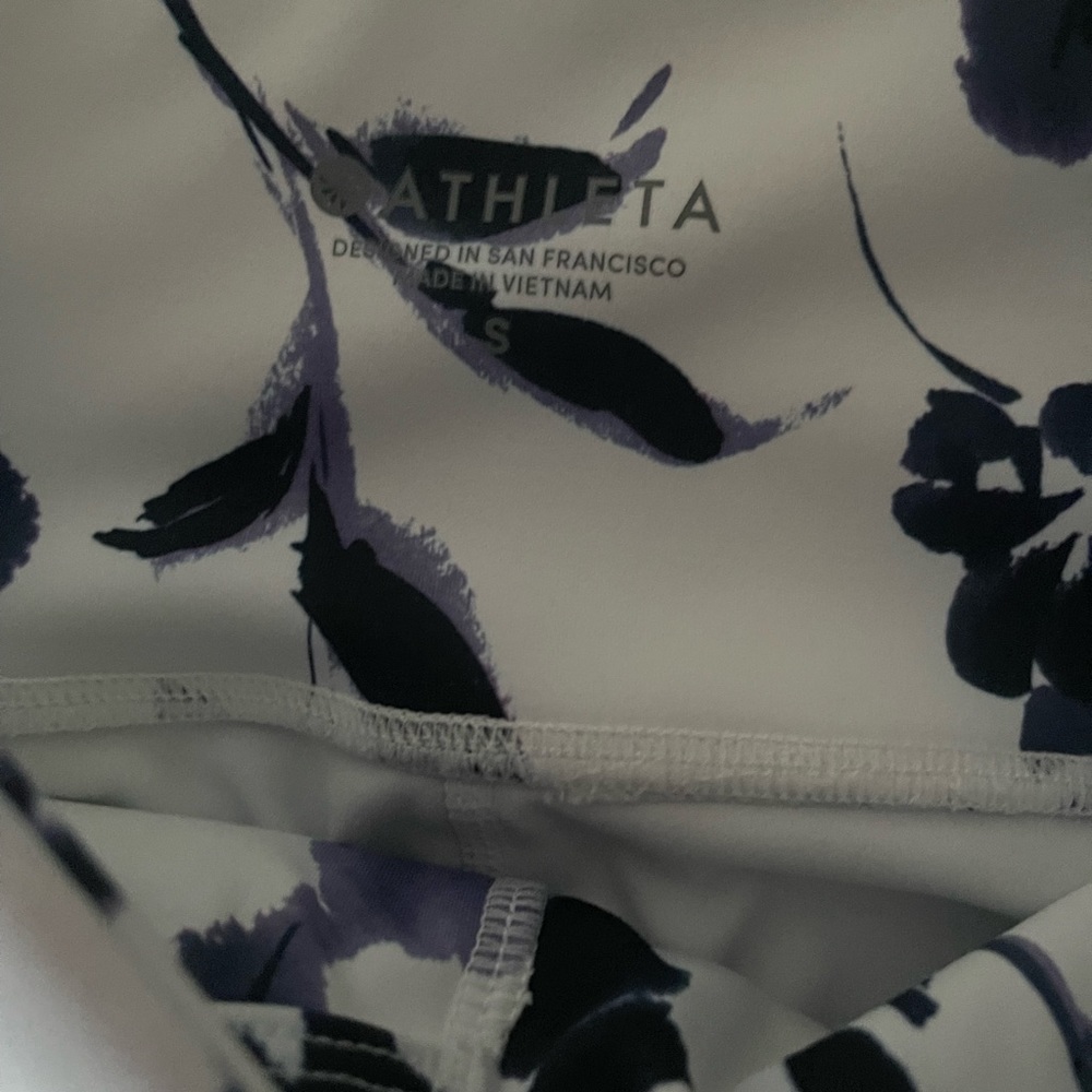 Athleta Water Flower blossom 7/8 tight white floral leggings Purple Blue - Picture 3 of 5